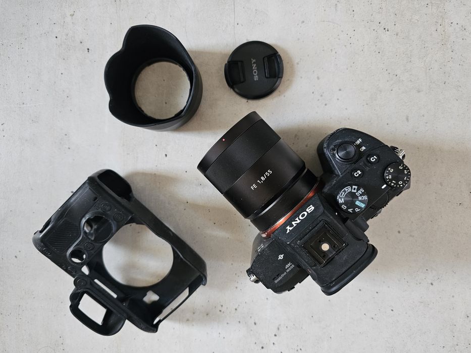 Sprzedam aparat Sony A7 III z ZEISS 1.8 / 55