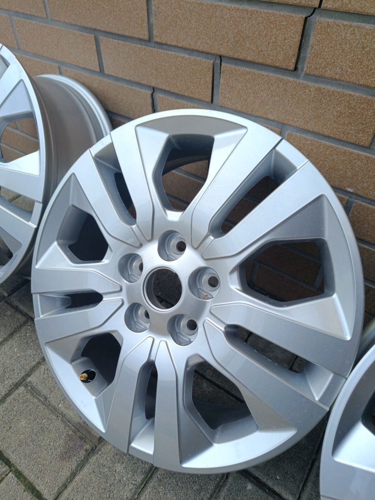 Felgi Aluminiowe 17 Cali 5x114.3 ET50 Trafic Vivaro Talento WYSYŁKA