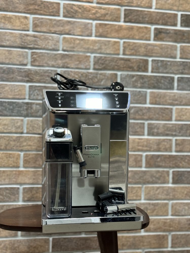 Кавомашина Delonghi Primadonna Elite