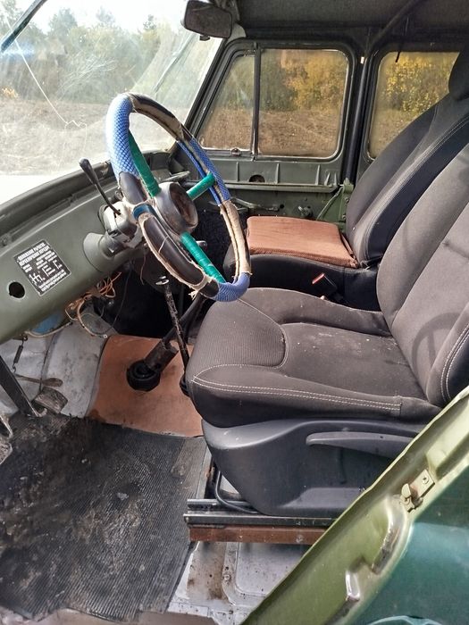 Уаз на повному ходу