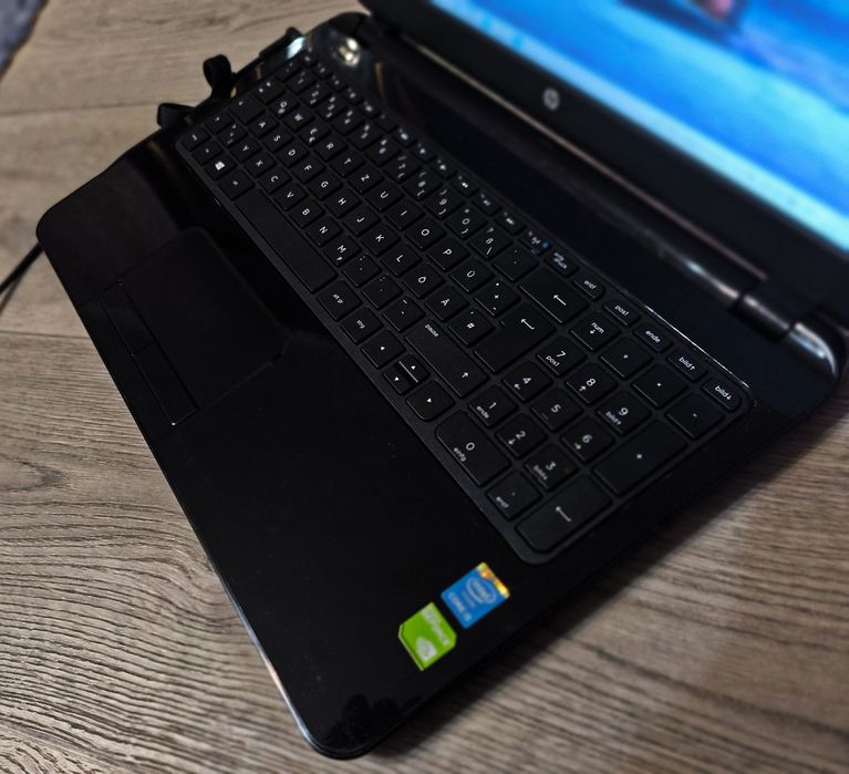 Продаю игровой ноутбук HP!