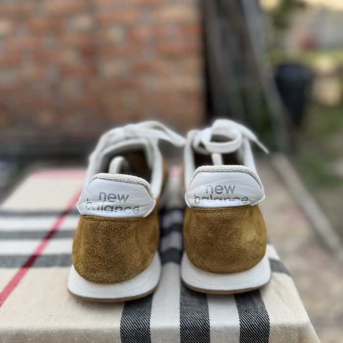 Кроссовки New Balance 220 Yellow, 45,5 размер, Оригинал, Кросівки