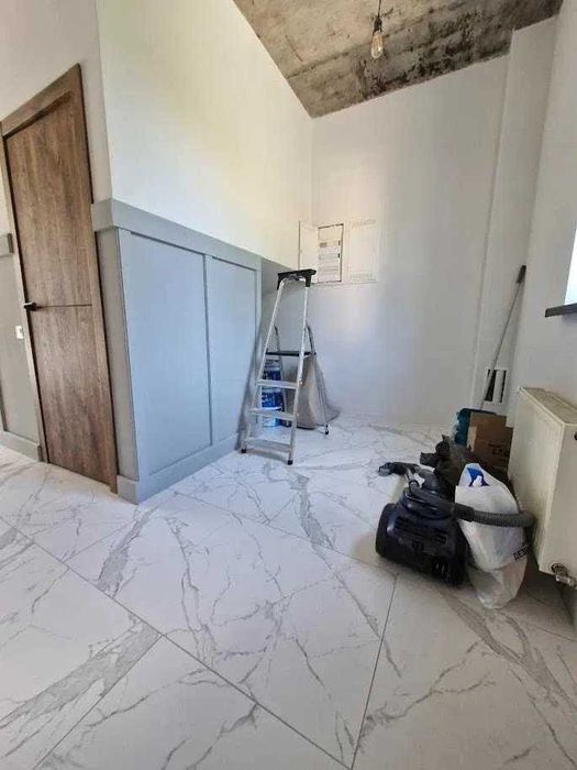 Продаж будинку на вул. Зубрицького