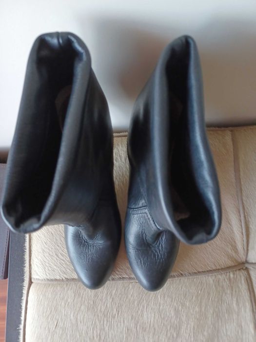 Botins de Salto em pele da Unisa