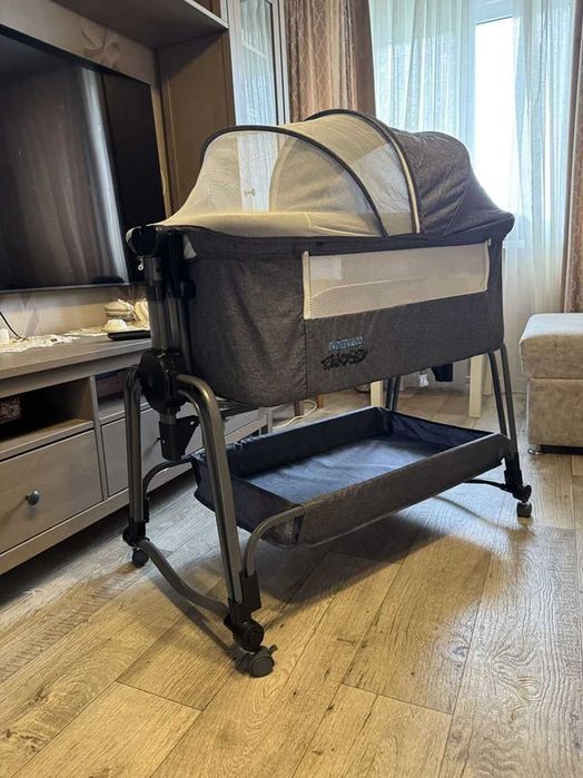 Приставне ліжко з пеленальною дошкою, гойдається