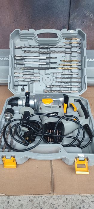 Потужний перфоратор 1500 ватт TITAN з Англії