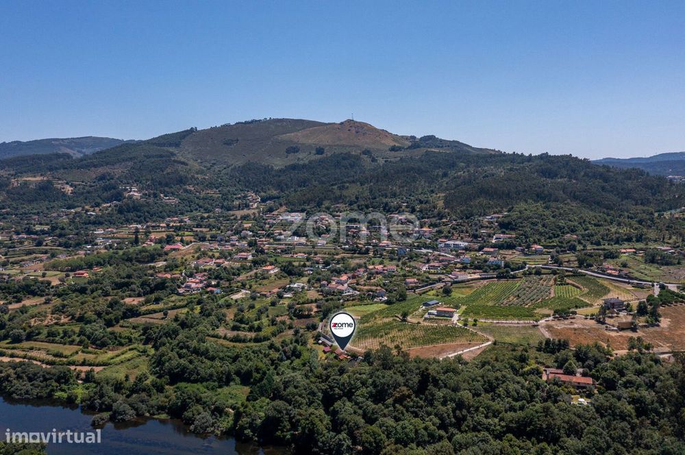 Moradia T2/4•2.000m2 Terreno• Ponte de Lima• frente Rio•Vista absol...