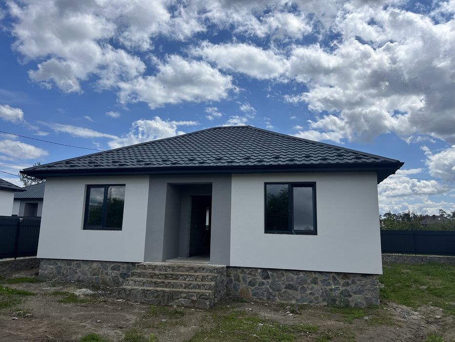 Продаж будинку з центральними комунікаціями