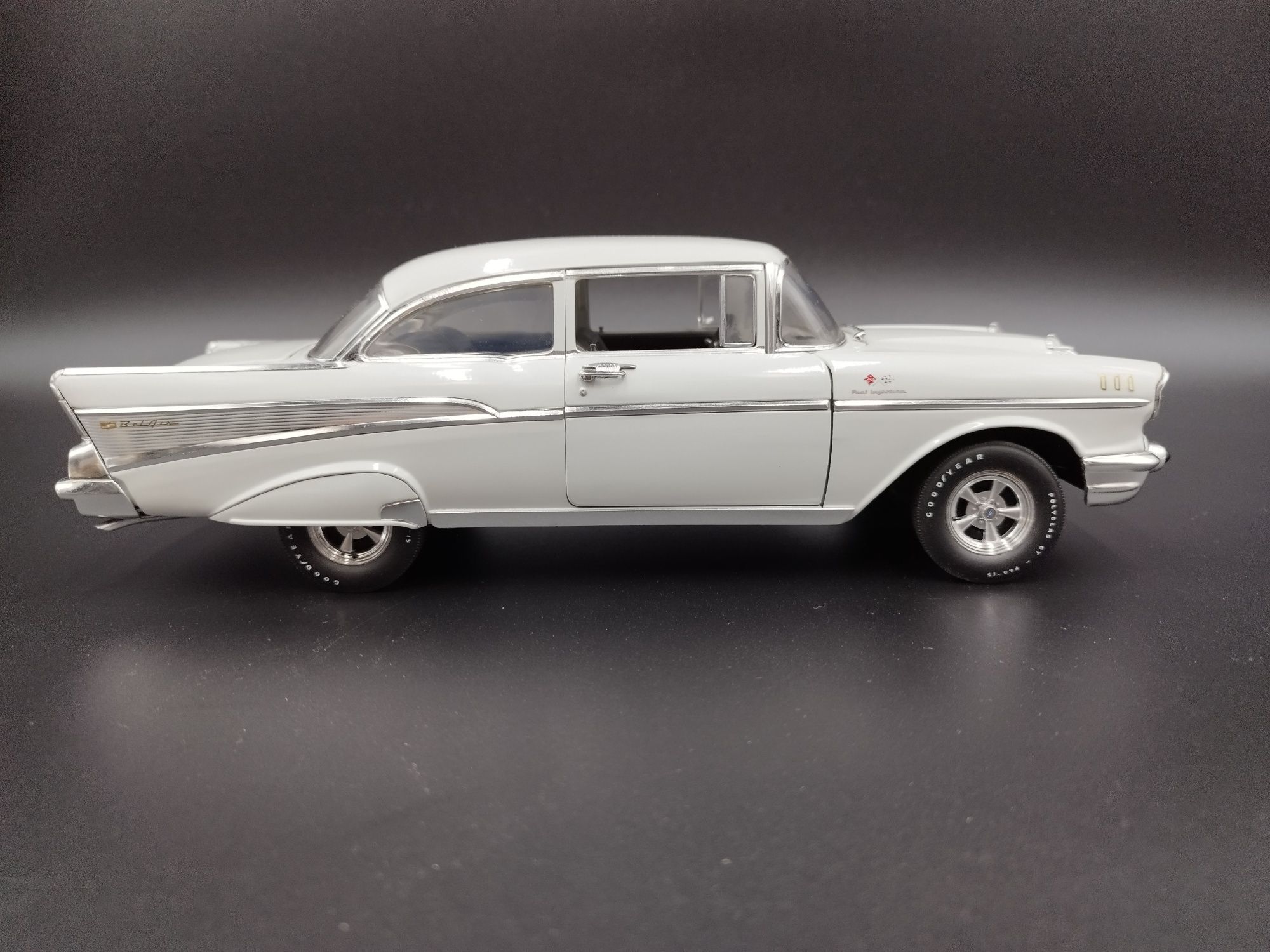 1957 Chevrolet BEL Air 1:18 Highway 61 modell