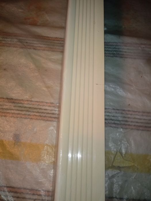 Karnisze : aluminiowy kątowy i  typu listwa za 2 szt.