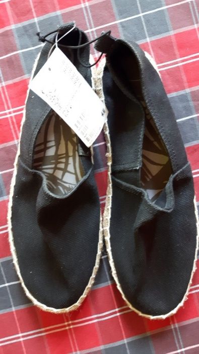 Buty cichobiegi nowe H&M