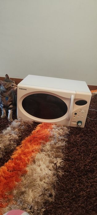 Vendo microondas em muito bom estado .