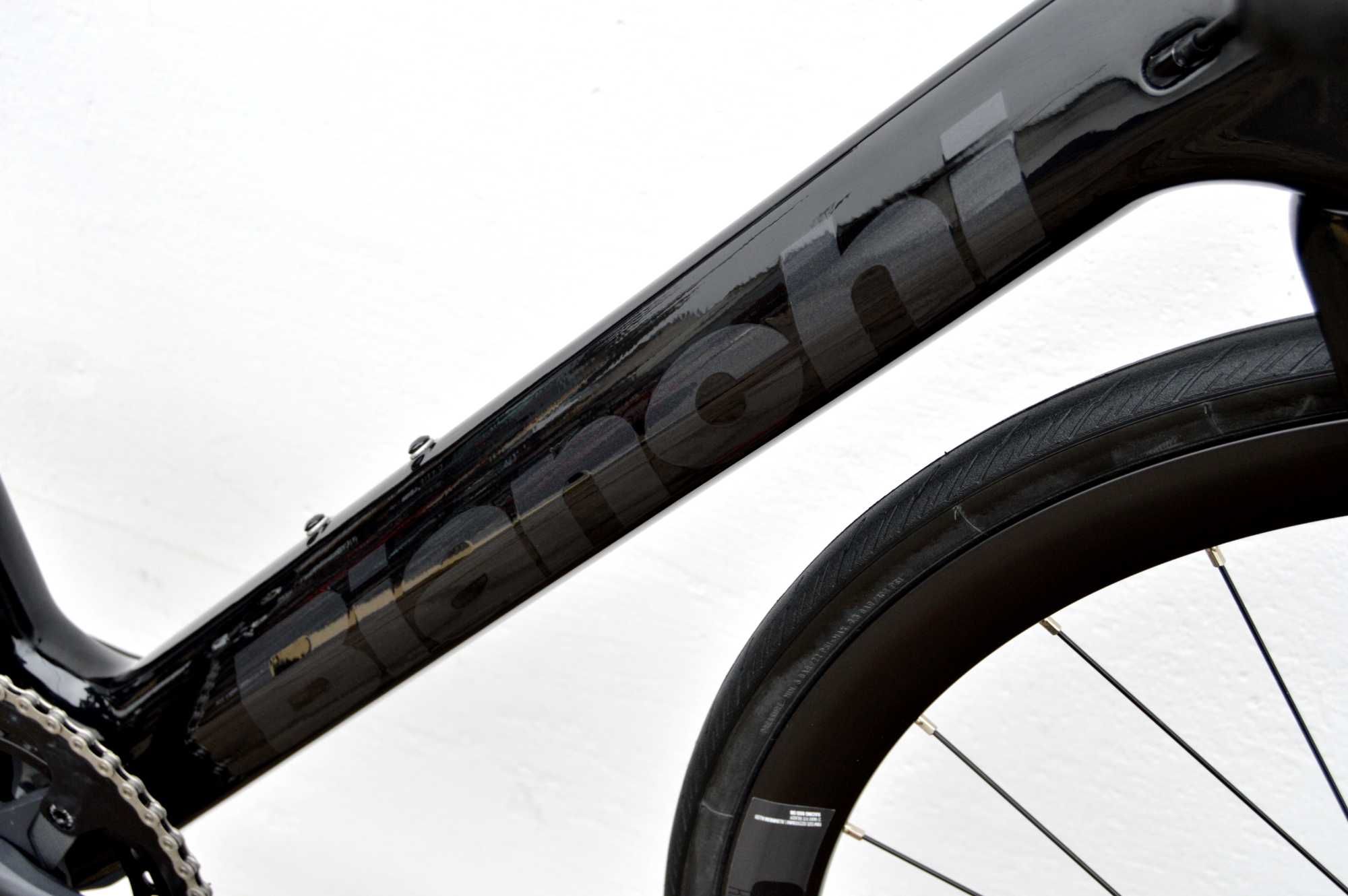 BIANCHI INFINITO XE DISC Ultegra 59 2x11 carbon Endurance Komfort szos