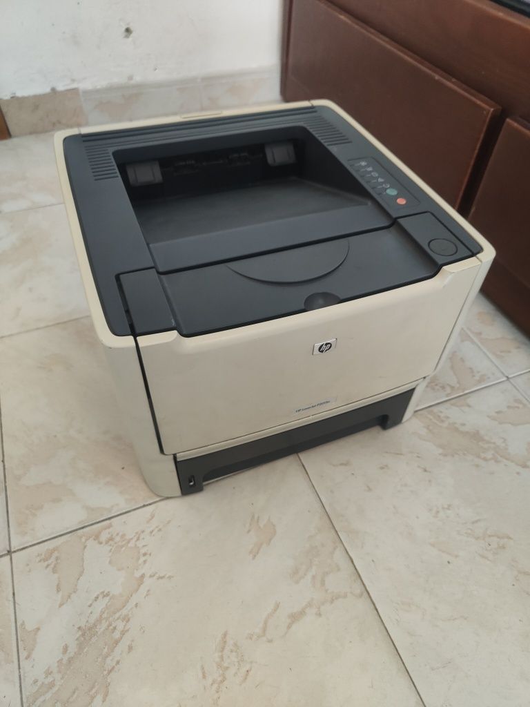 Impressora HP LaserJet P2015n