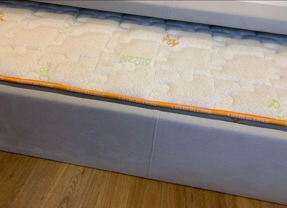 Sommier criança Lourini + colchoes
