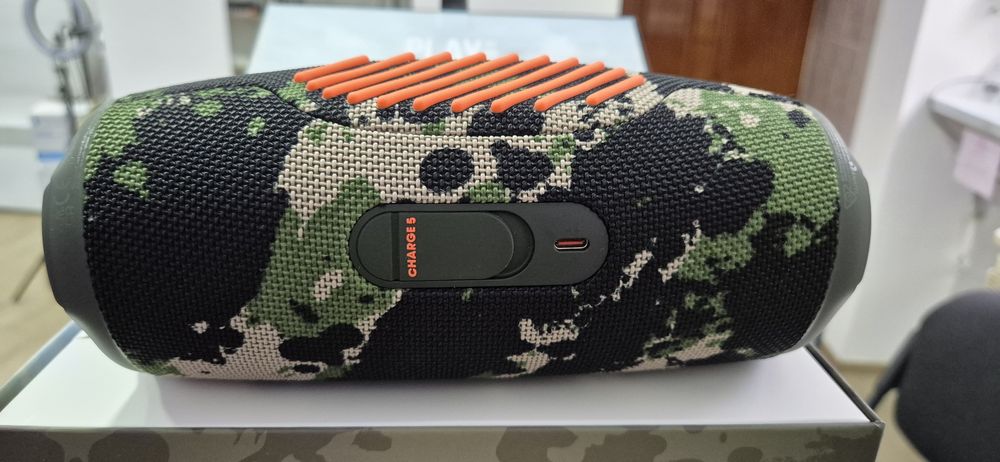 Портативна колонка JBL Charge 5