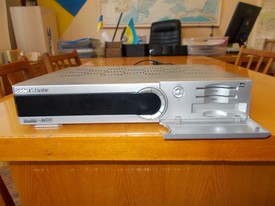 Німецький оригінальний Тюнер до супутникової тарілки