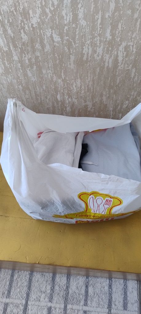 Одяг для хлопчика підлітка