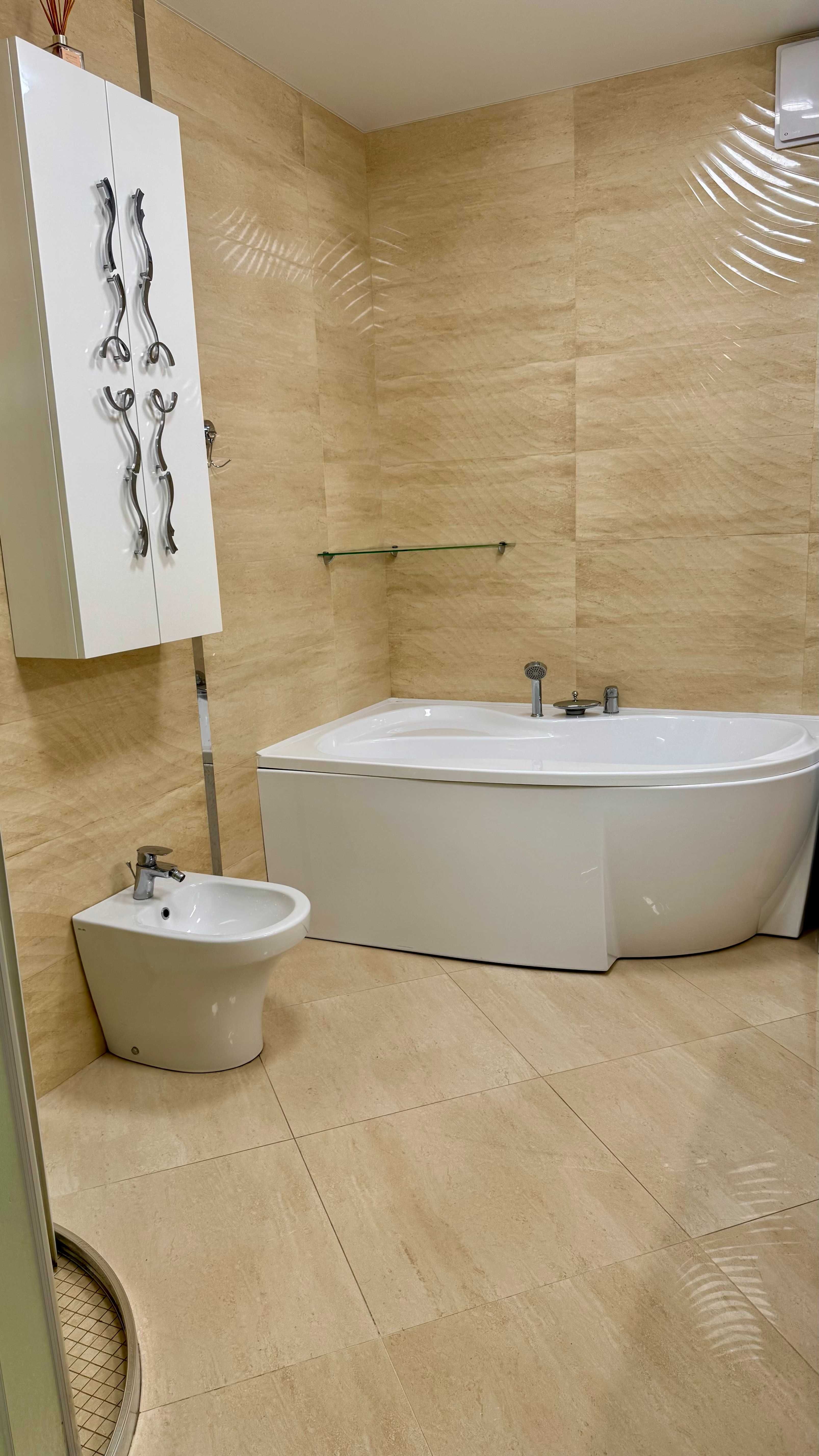 Продаж 4-х кімнатна квартири ,107 м2. в ЖК "Кришталеві Джерела"