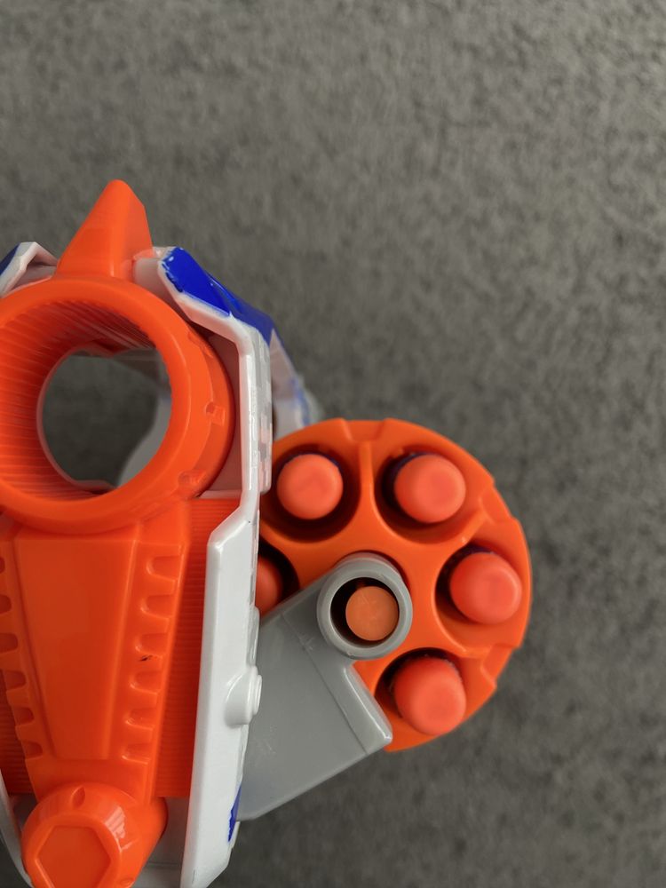 Nerf Strongarm usada