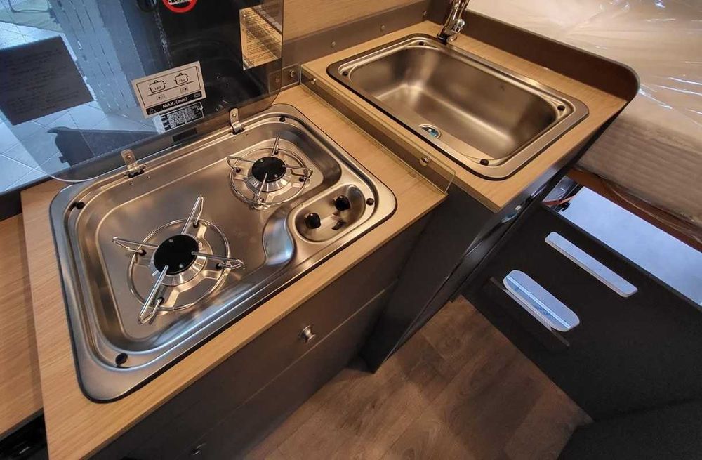 Kamper , KamperVan LMC Innovan 590 Active