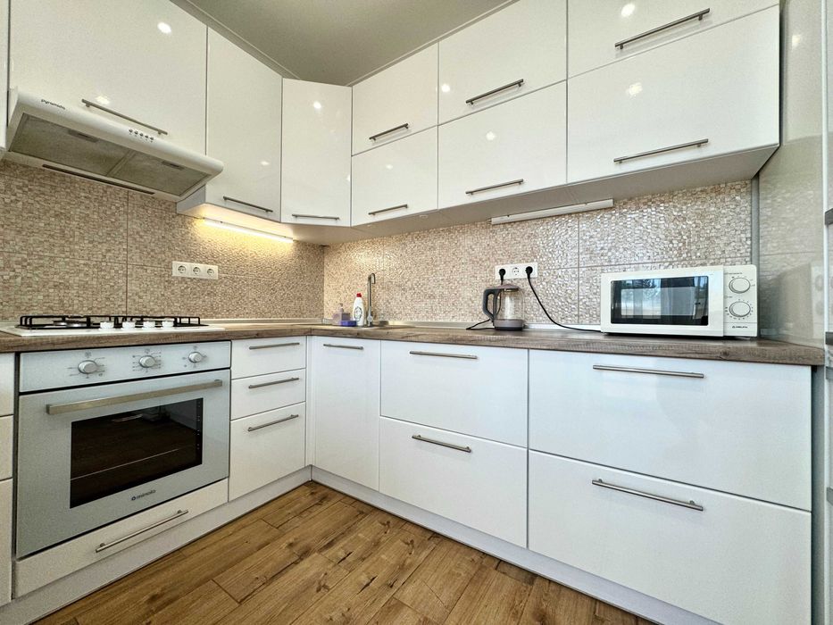 ApartPoltava 2-кімн у НОВОБУДОВІ закритий двір,велика ВАННА, ПОДОБОВО