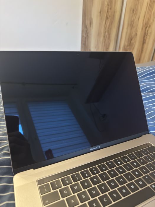Macbook pro 15”  16/512gb 2020 intel touchbar