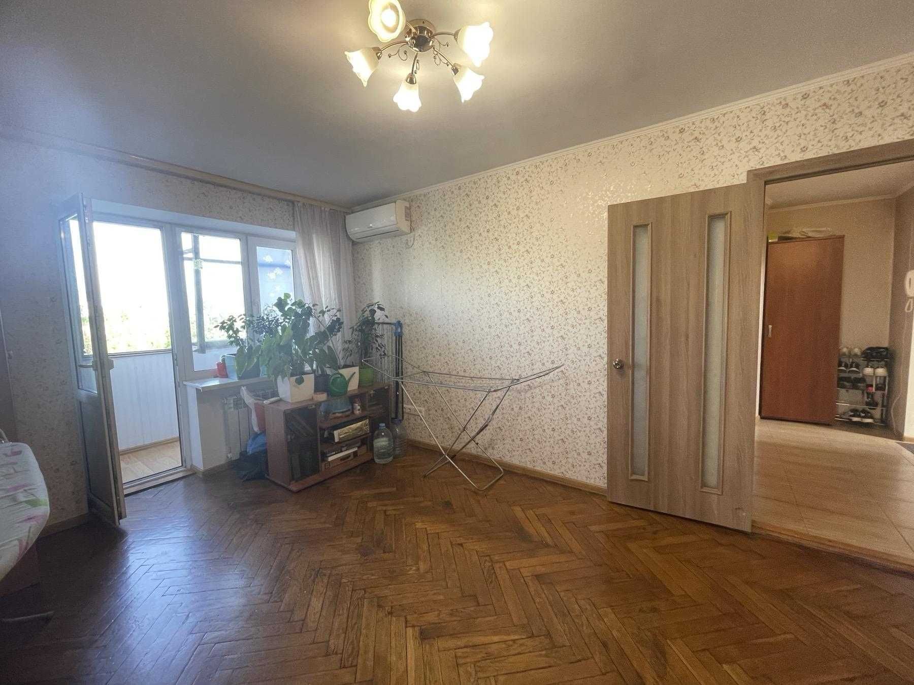 Продам 2к на Черемушках, ремонт. (129-173)