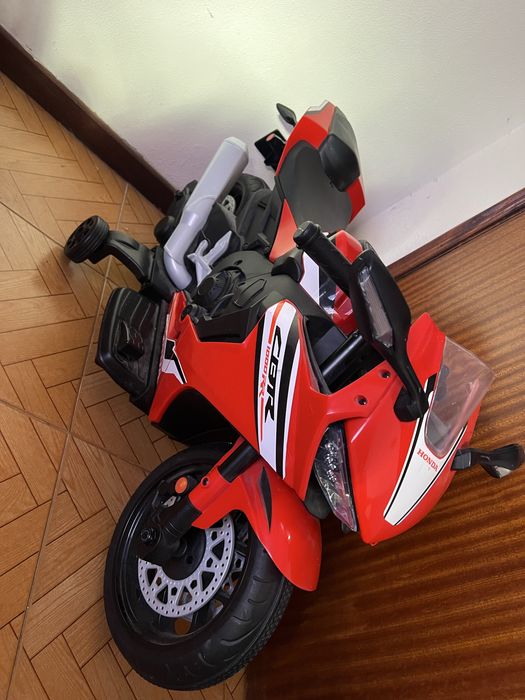 Vendo motas de criança