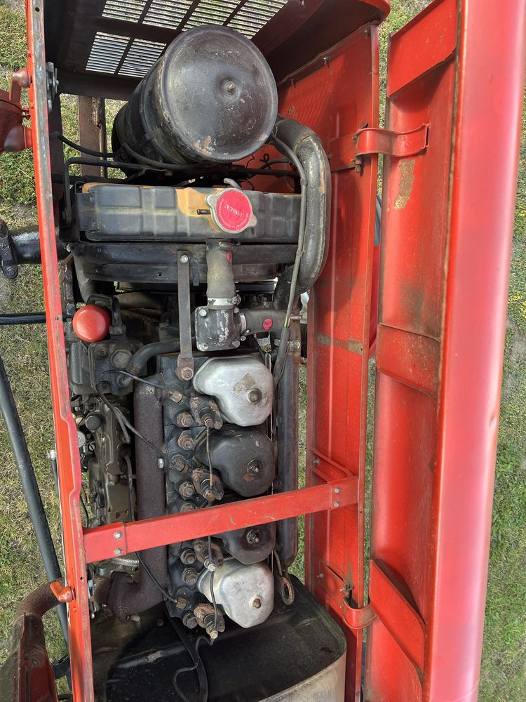 Ciągnik URSUS C-360 / pług 3 skibowy.