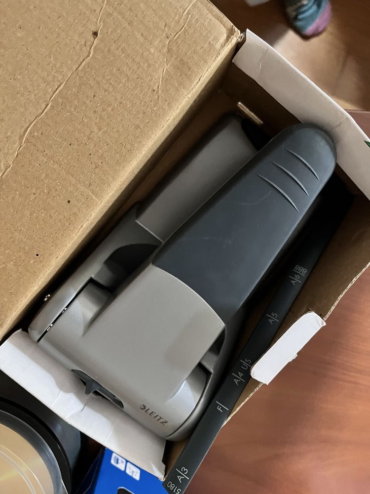 Furador papel profissional Leitz 5180 novo