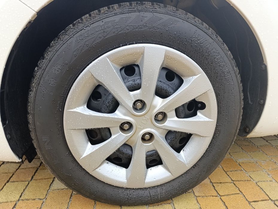 Koła Felgi 4x100 15 opony 185/65/15 Nexen KIA RIO Hyundai i20 Toyota