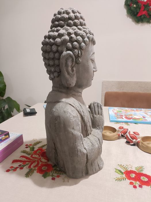 Figura de Buda com 49 cm de altura