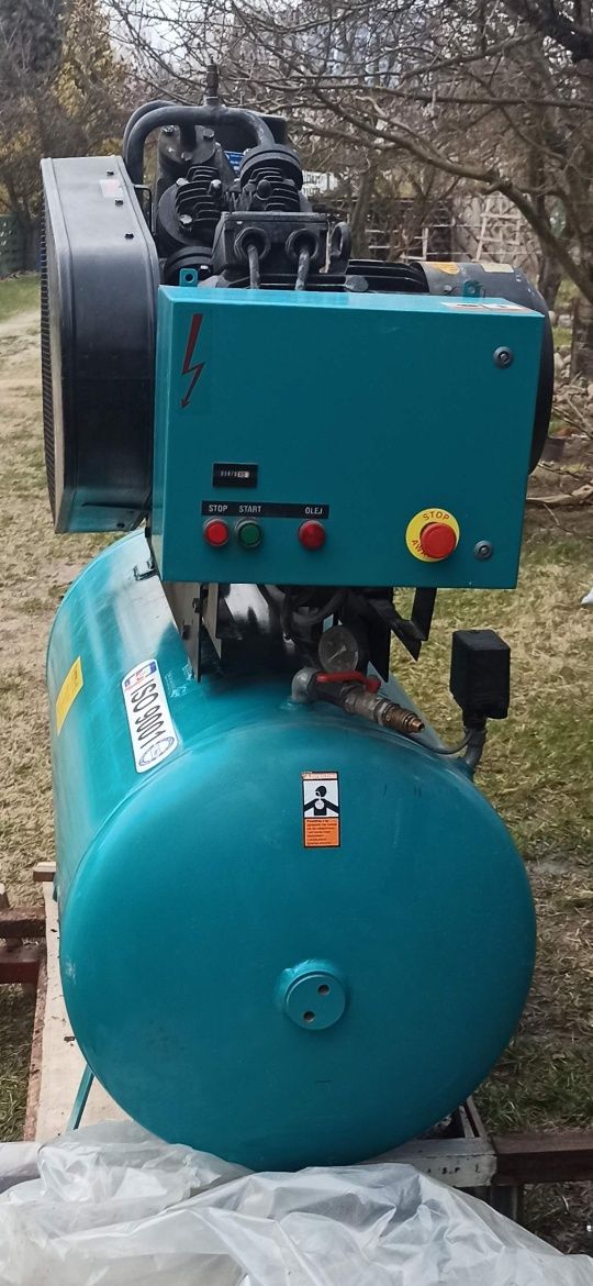 Kompresor sprężarka airpol n70 11kw po serwisach 20lat w rodzinie.Wan