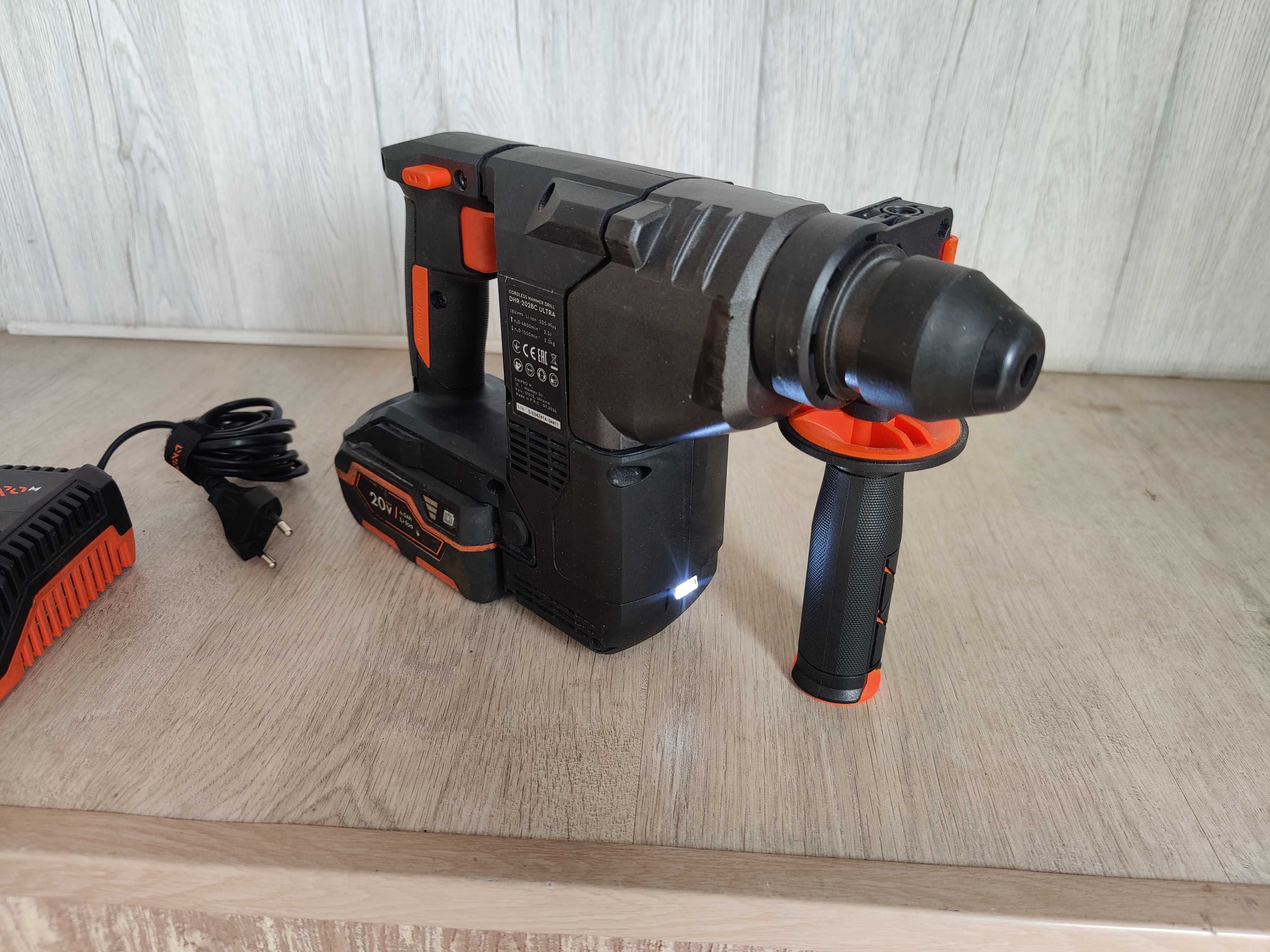 Аккумуляторный перфоратор Dnipro-M DHR-202BC ULTRA