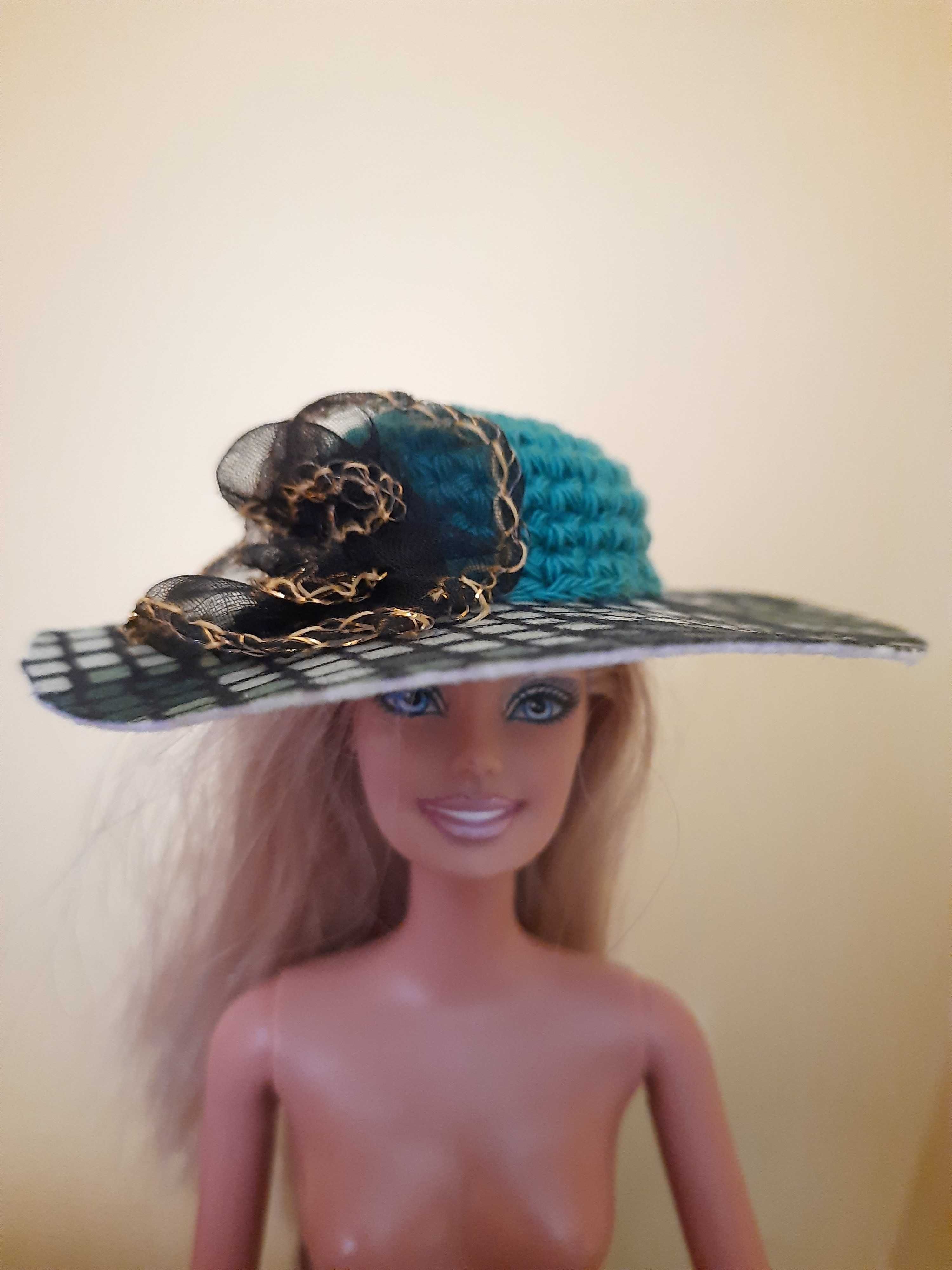 Ubranko dla Barbie kapelusz