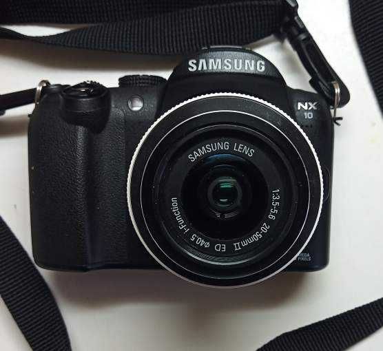 Фотоаппарат Samsung NX10 KIT  и фотопринадлежности