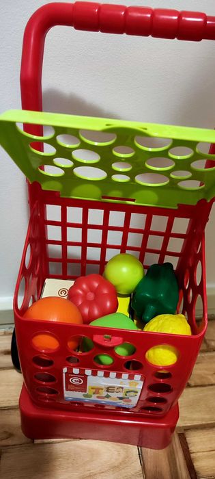 Carrinho de compras com acessórios