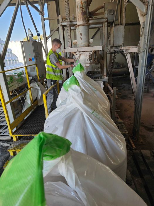 NPK 8-20-30/2249netto -2429brutto< -- a także Mocznik Saletra