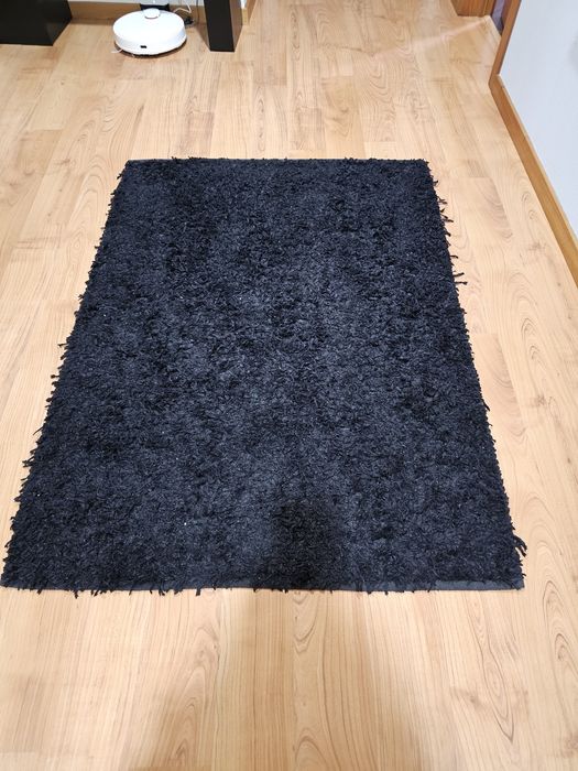 Carpete preta pequena