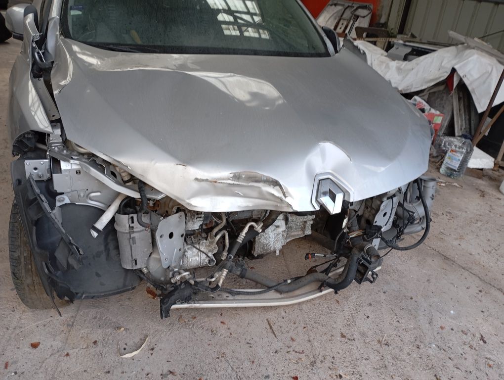 Megane com pancada na frente