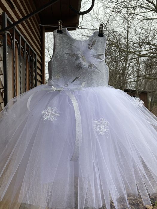 Сукня сніжинка біла зима нова новорічна плаття дитяче сніжна королева