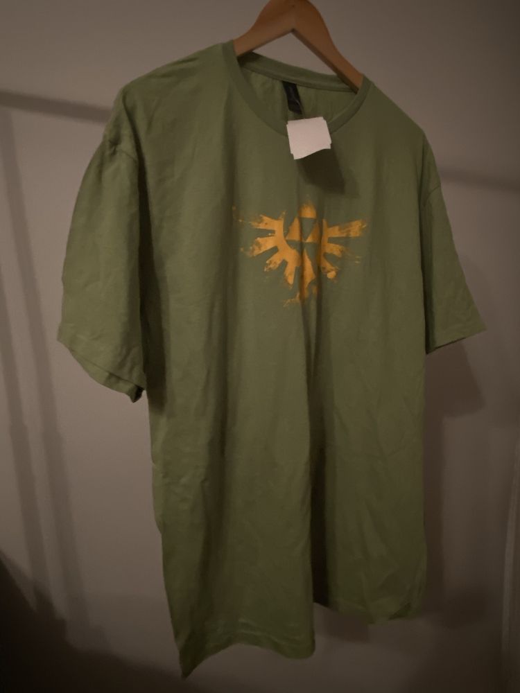 Nowa z metką Koszulka t-shirt XL Qwertee Zelda Hyrule zielona vintage