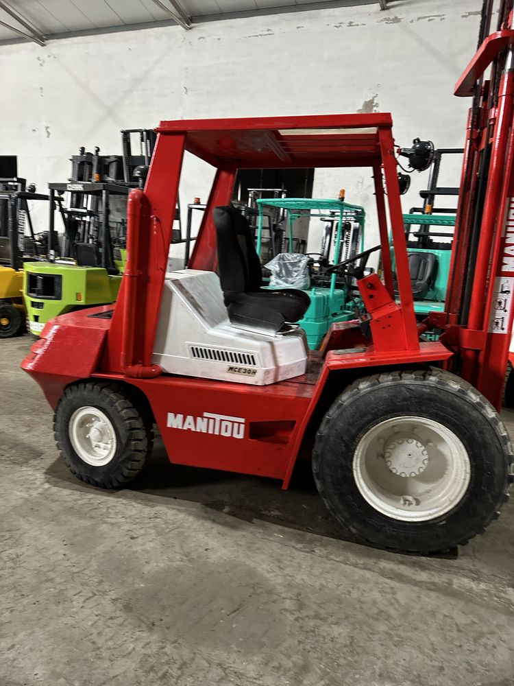 Empilhador manitou MC 30 de 3000 kgrs