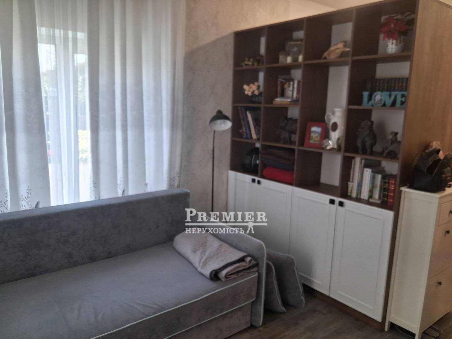 Продам будинок у  Фонтанці з ремонтом та меблями.