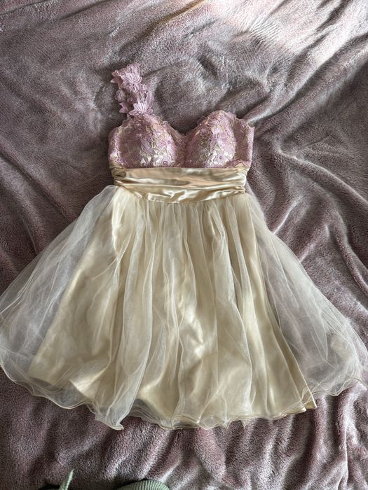 Пляття пишне з корсетом на одне плече розмір xs-s