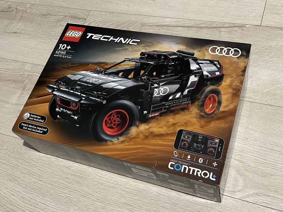 Конструктор LEGO Technic Лего Автомобіль Audi RS Q e-tron Ауді Машинка