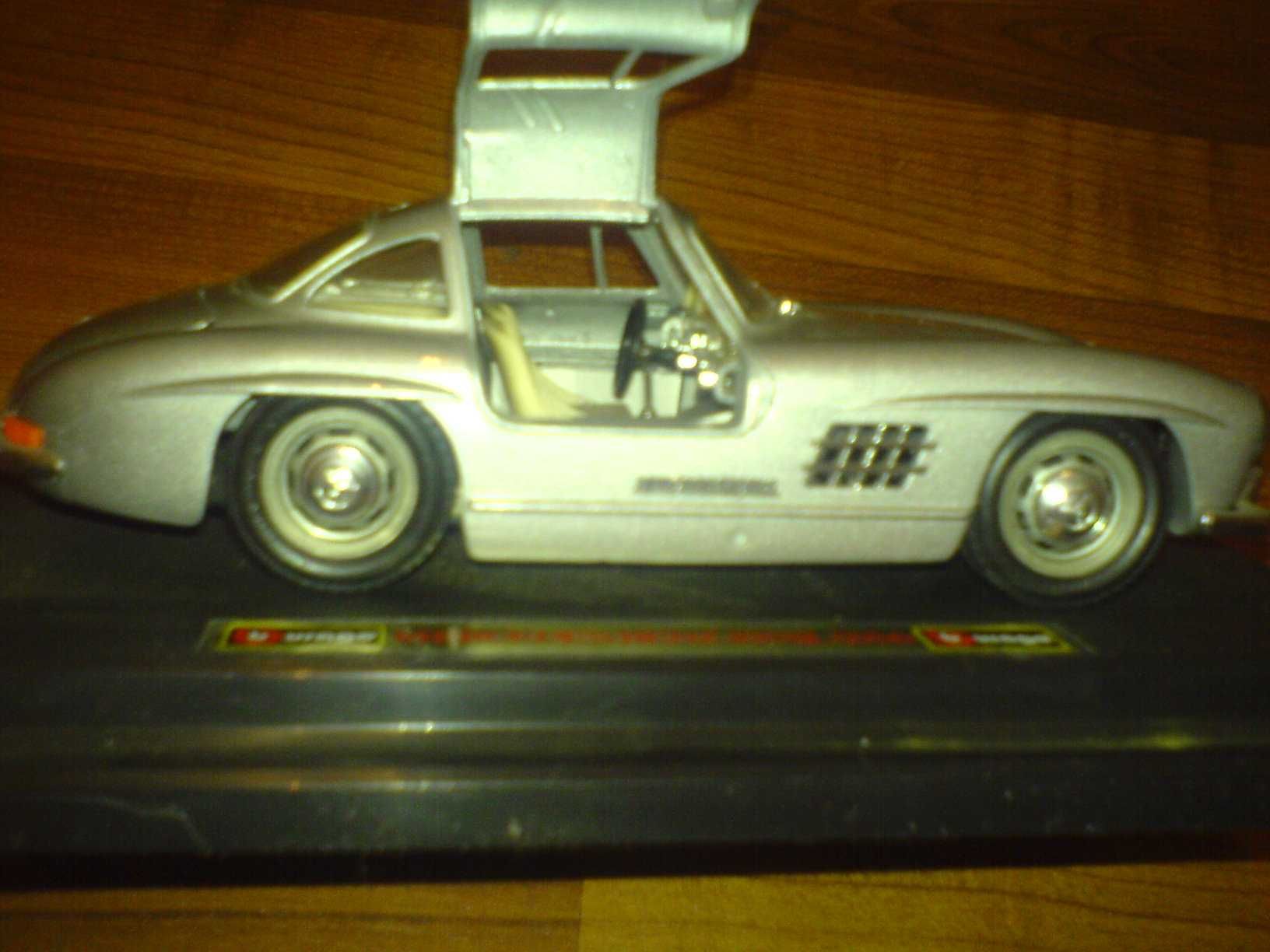 MERCEDES BENZ 300 SL 1954 miniatura modelu kol. srebrny 22x10x7 cm