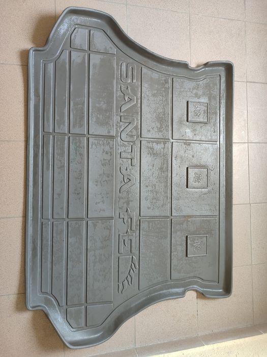 Продам коврик в багажник Hyundai Santa fe