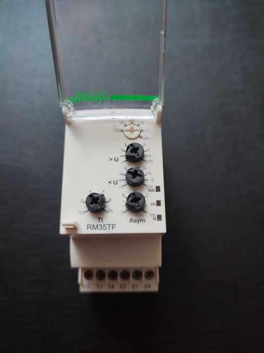 Реле напруги (реле напряжения) Schneider RM35